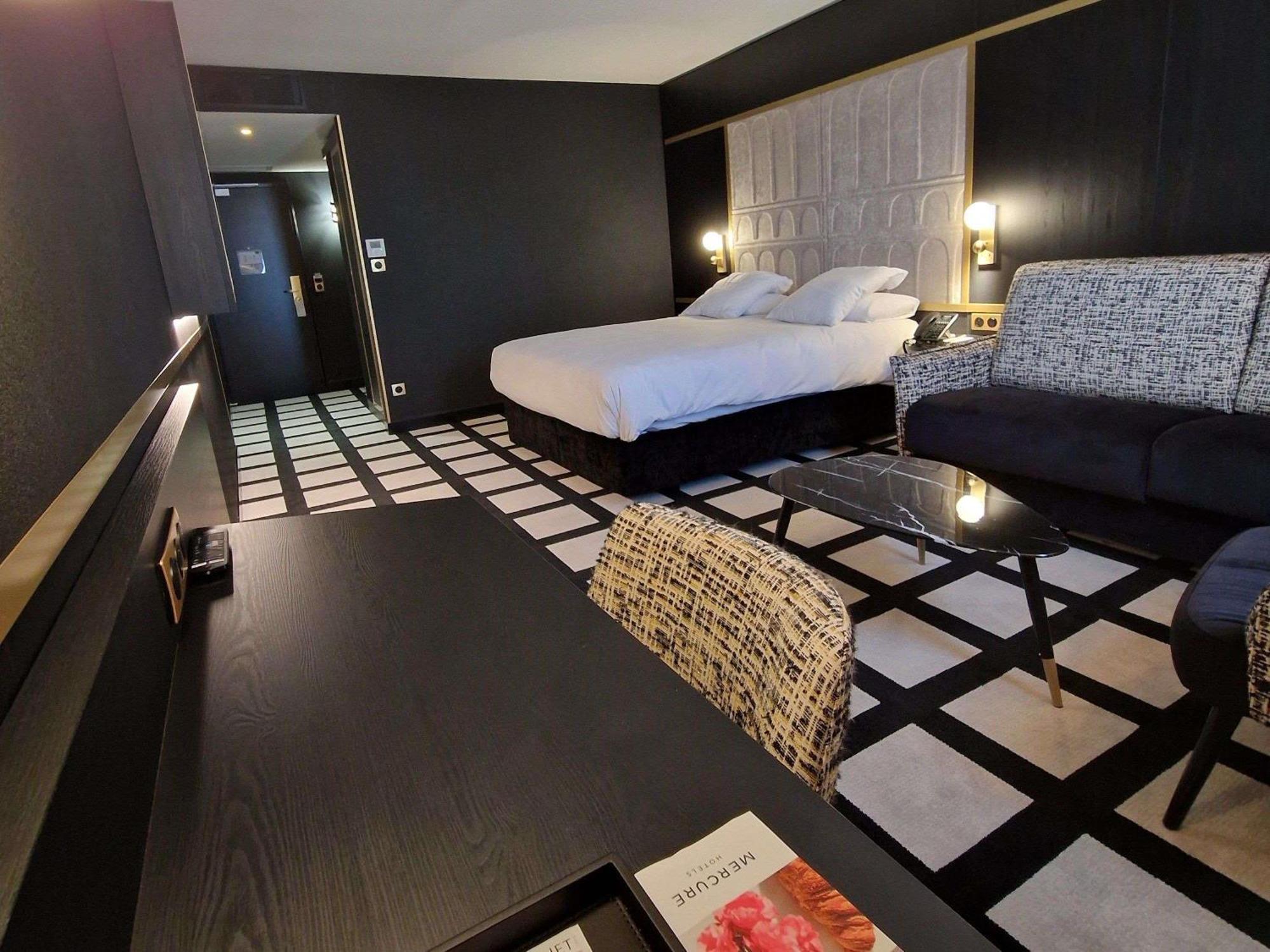Deluxe Room Double Bed Double Sofa Bed
